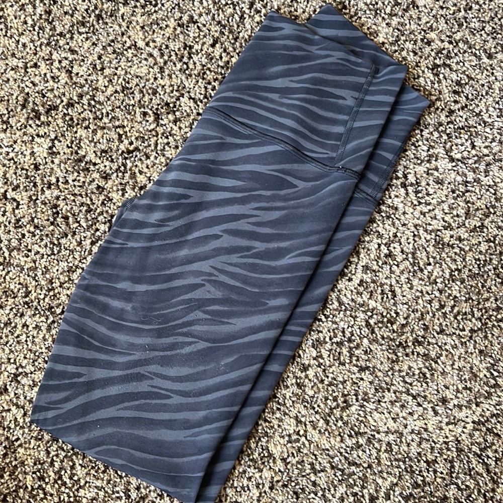 Lululemon Align 28” - size 6
